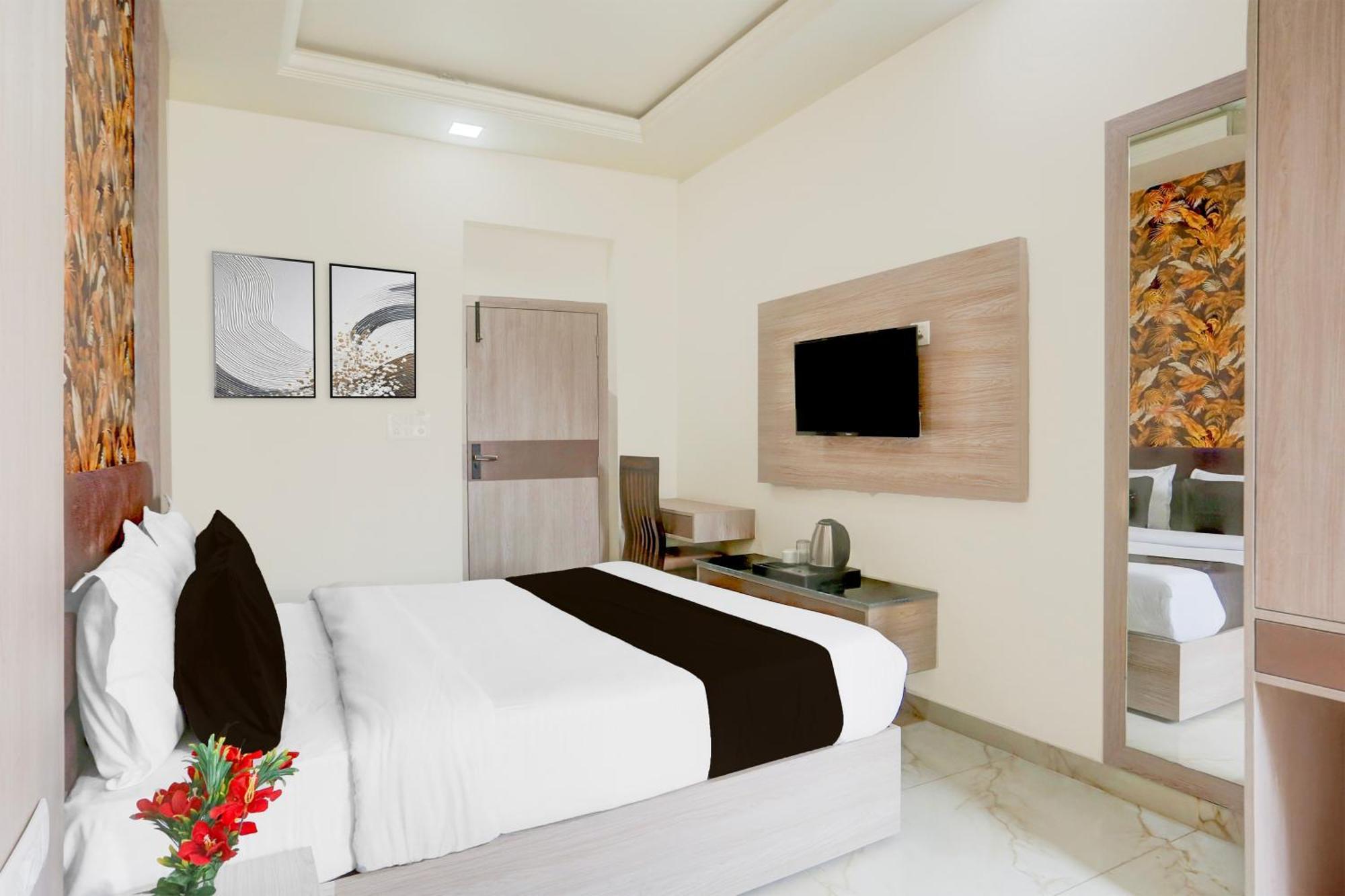 Collection O The Vidya Grand Hotel Rudrapur Exterior photo